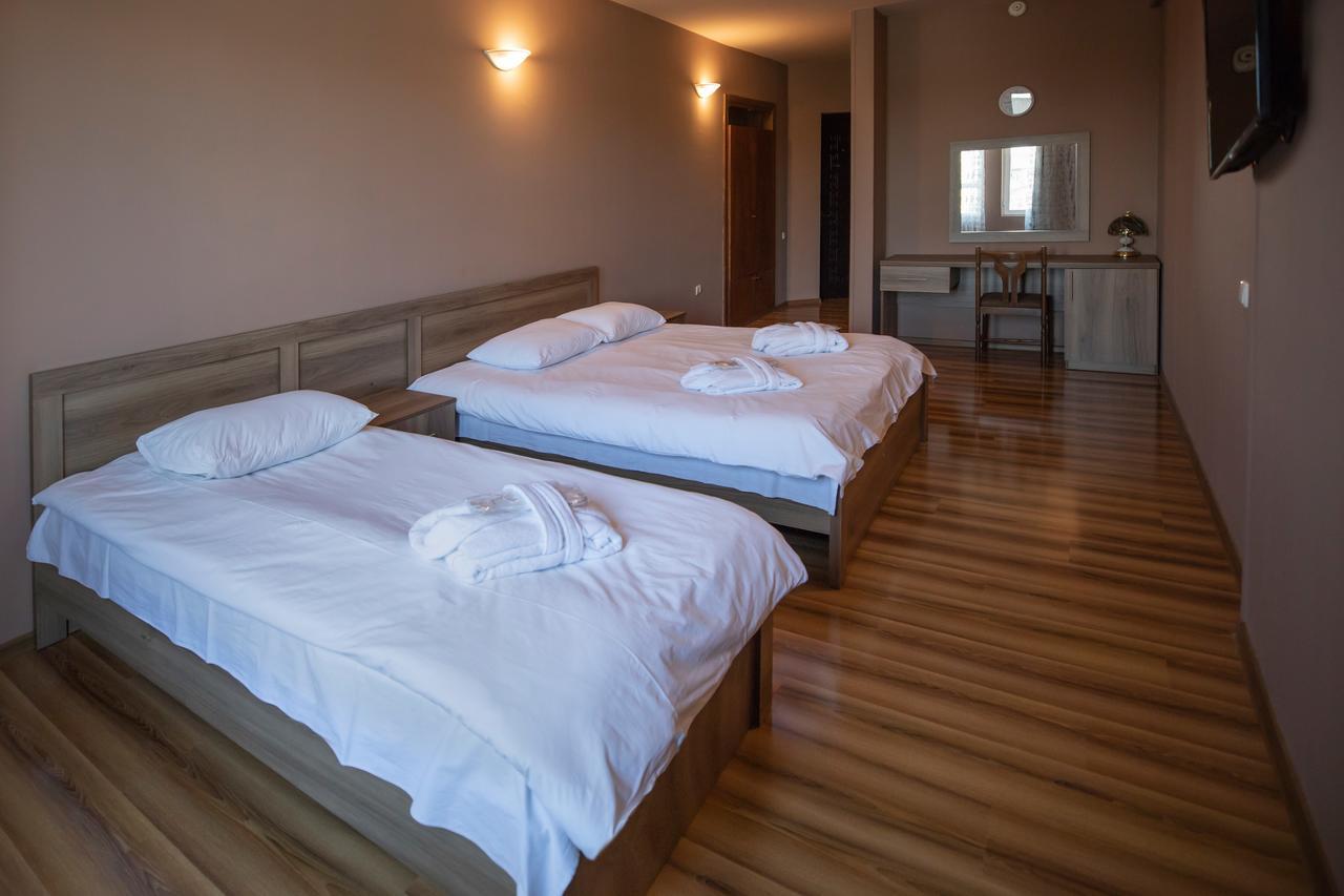 Leader Hotel ゴリ エクステリア 写真