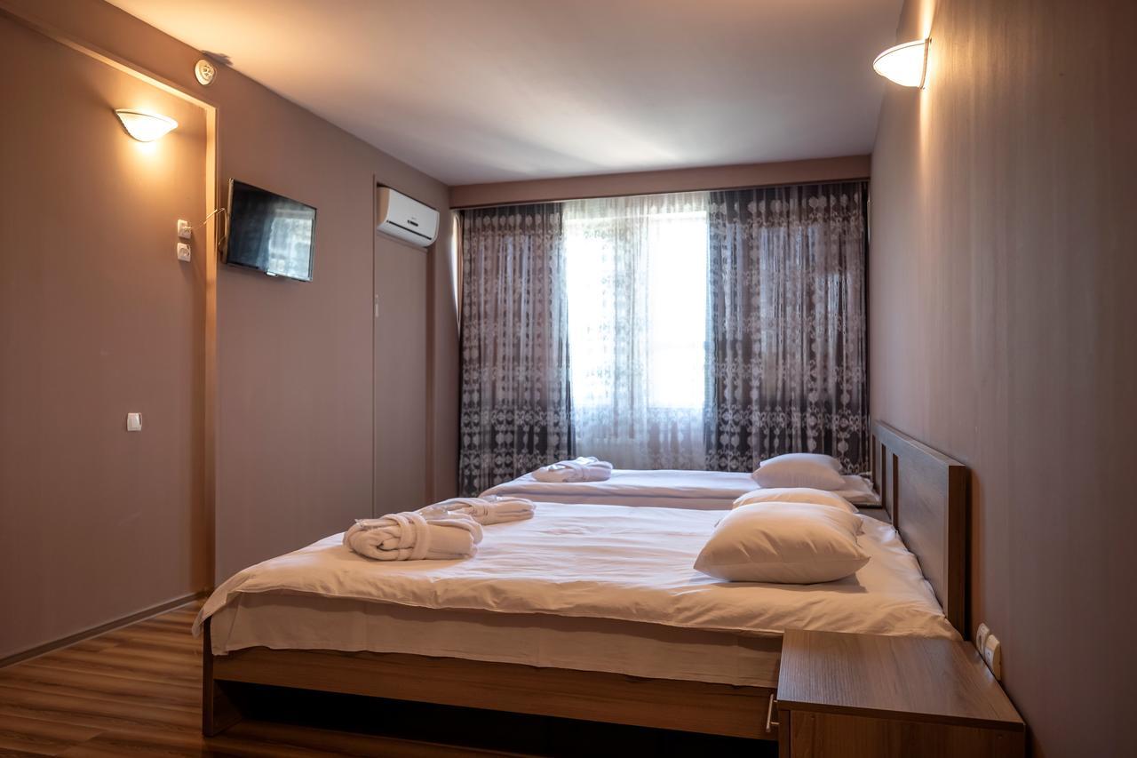 Leader Hotel ゴリ エクステリア 写真